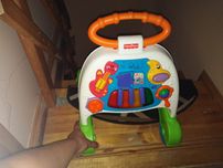 Jeździ Fisher Price