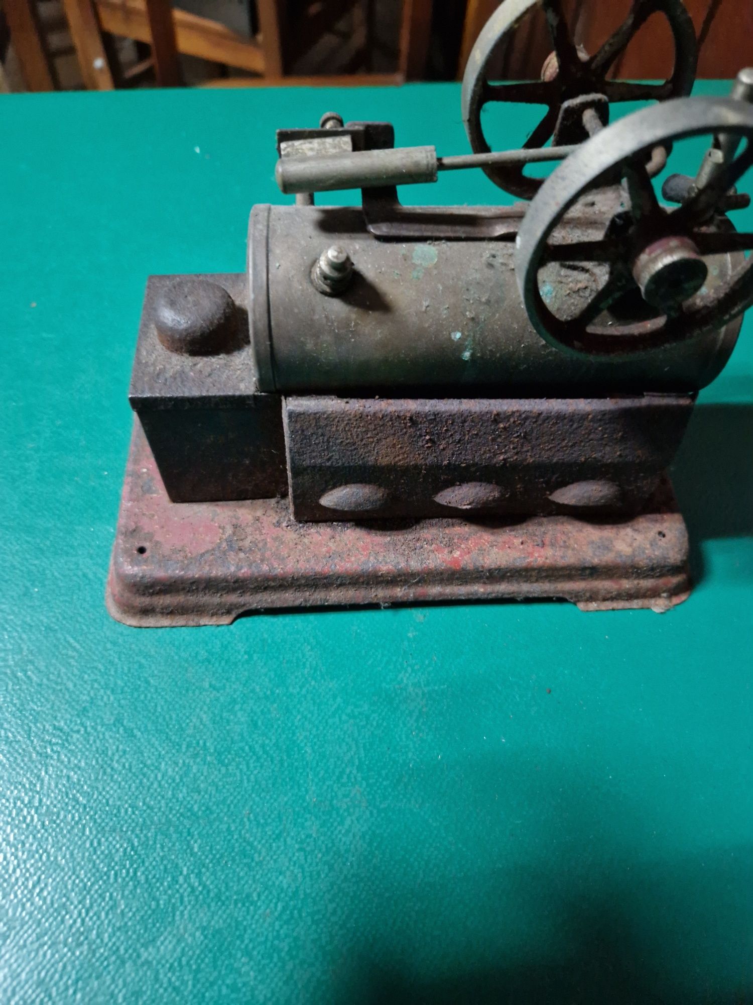 Antiga motor a vapor de locomotiva