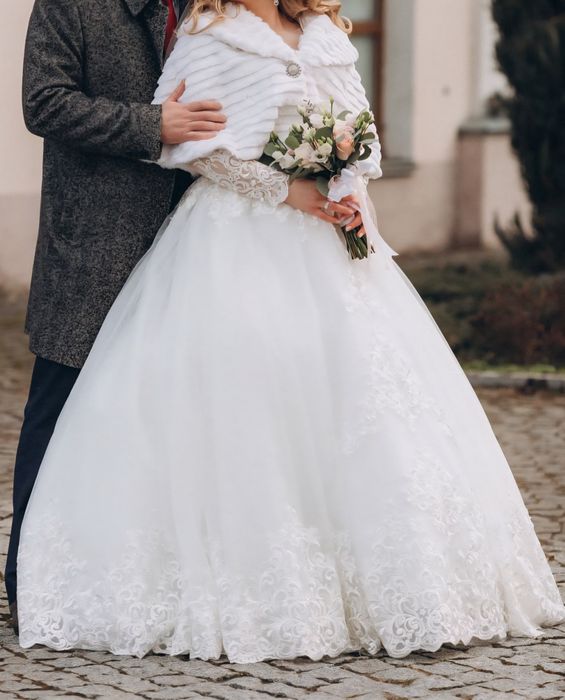 Весільна сукня продам