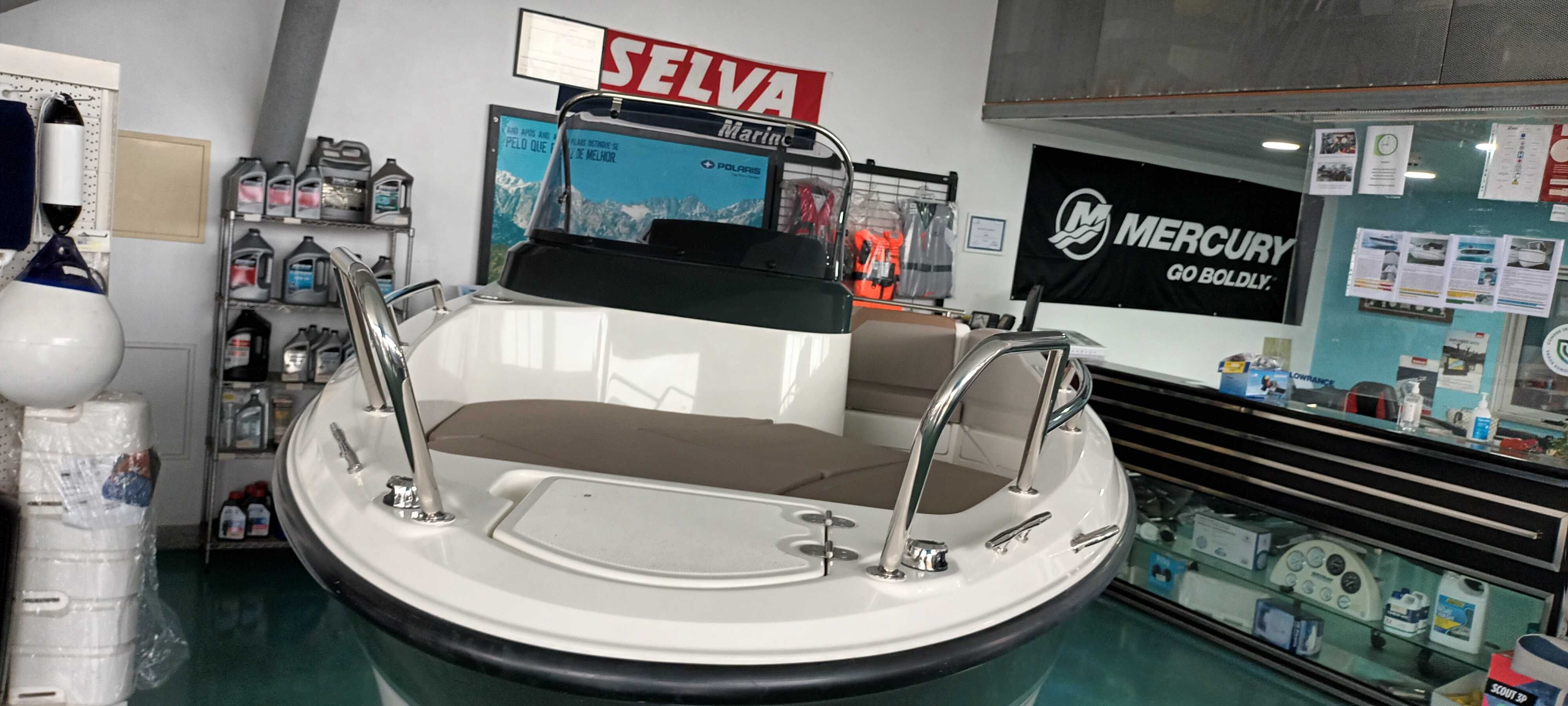 Barco QUICKSILVER Activ 455 open  com motor Mercury 50hp ELPT EFI NOVO