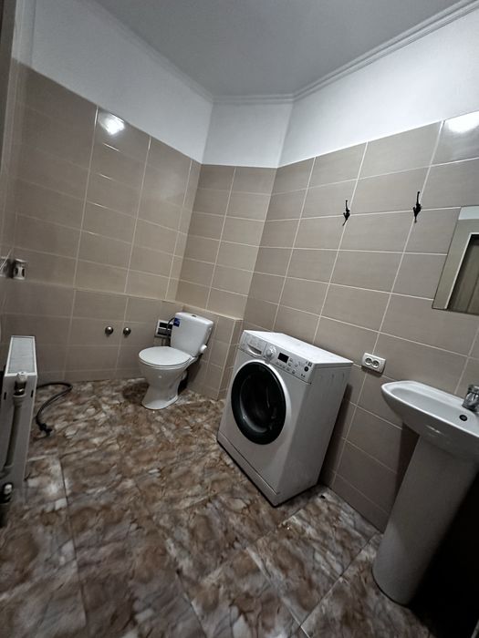 Власник. Здається квартира в центрі.