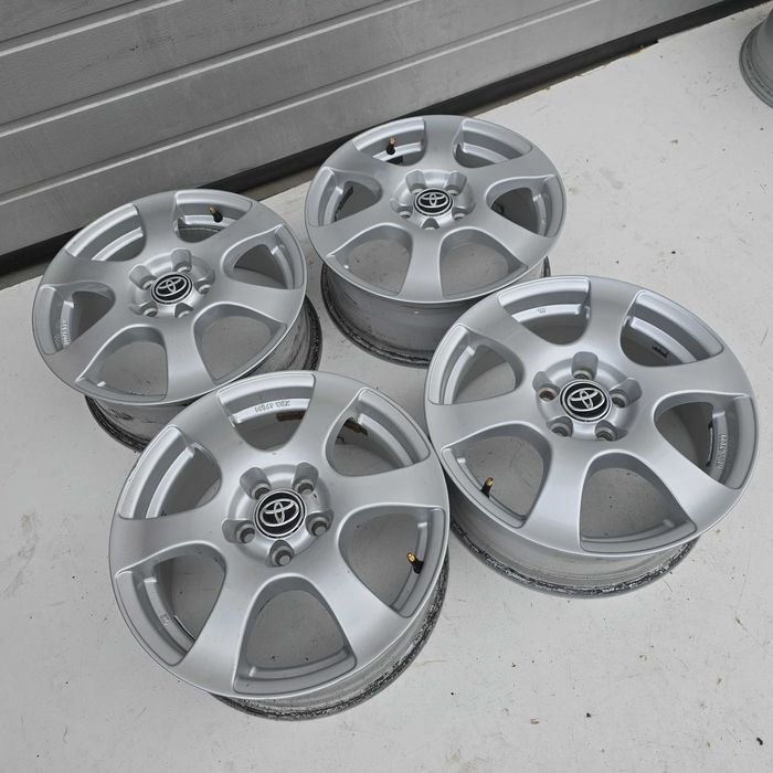 Alufelgi TOYOTA YARIS IV Prius Avensis T25 5X100 16'' ET48 6.5J 4X