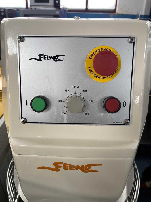 batedeira felino 60 litros com garantia