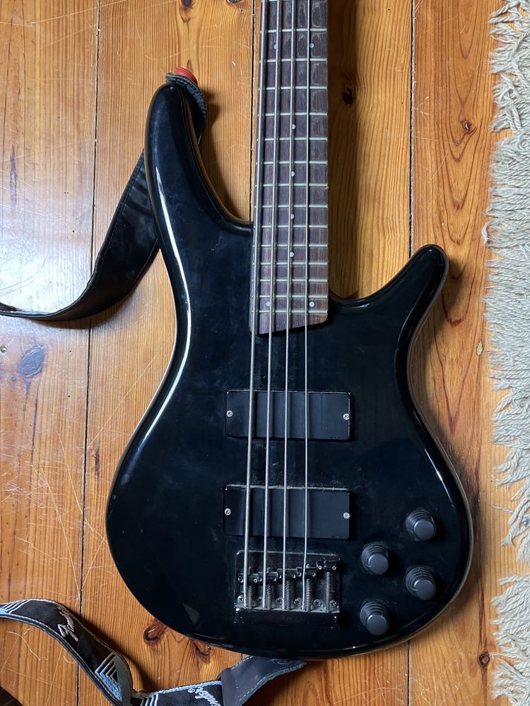 Bass Ibanez SR ativo de 5 cordas