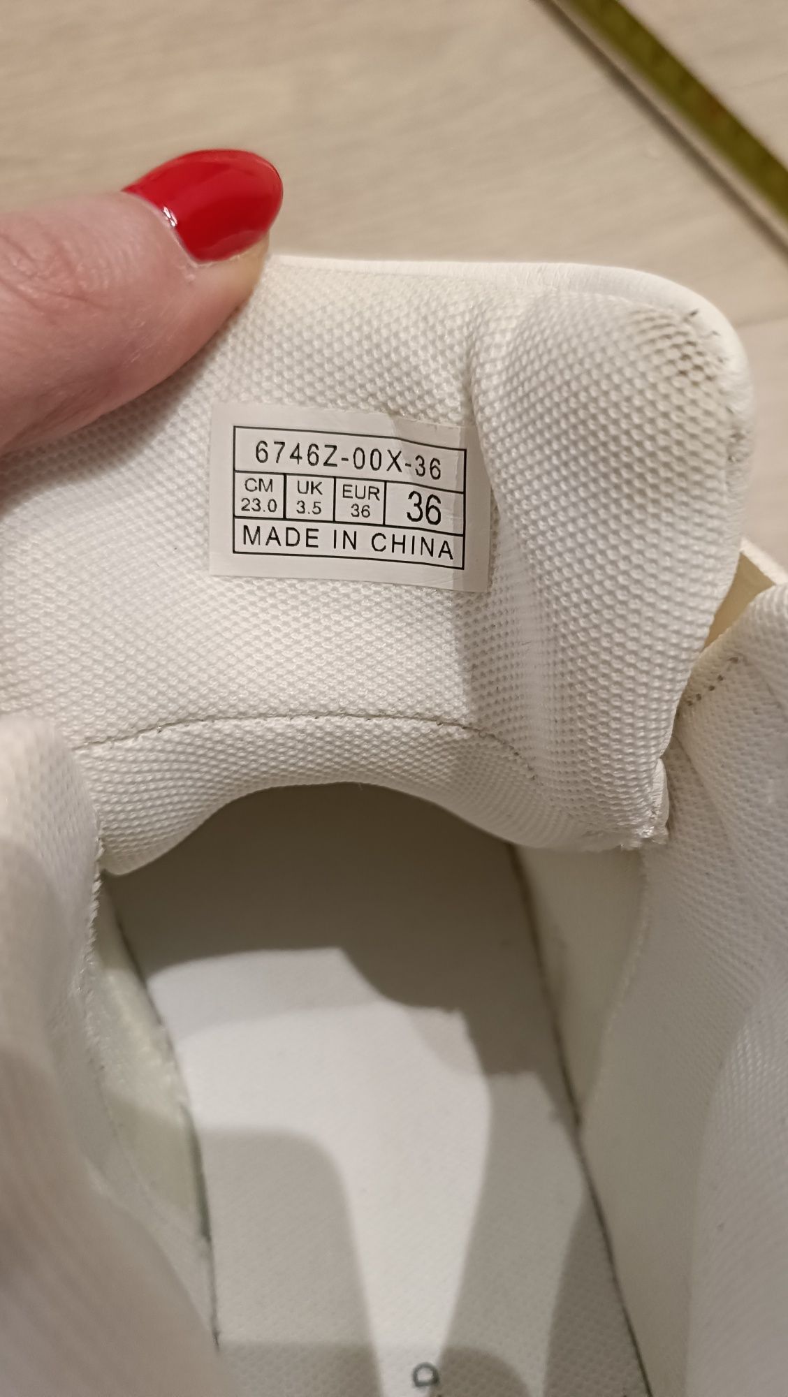 Buty adidasy Reserved 36
