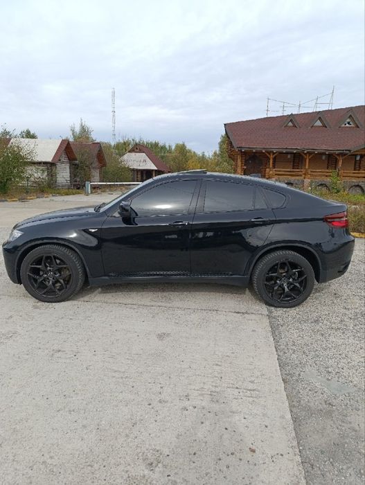 Продам свою BMW X6 4.4л бенз