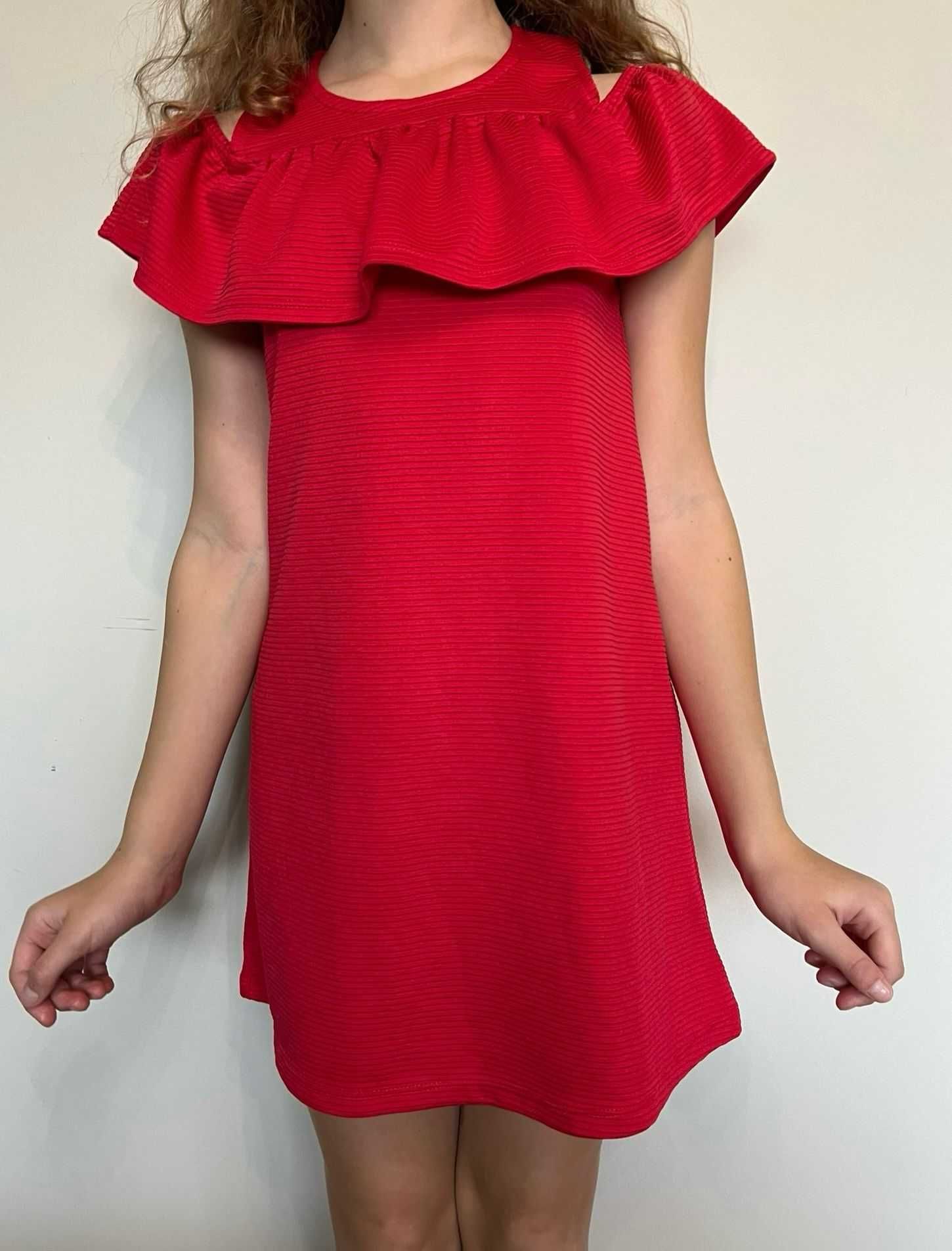 Sukienka czerwona rozmiar 146 + gratis