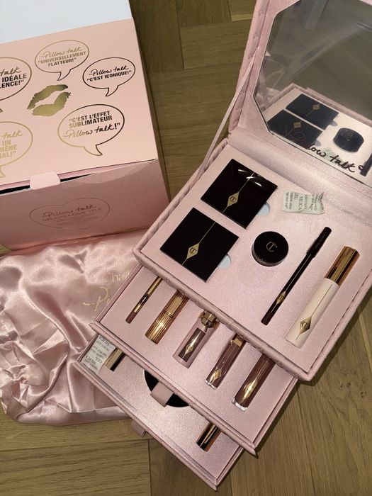 Kuferek Z 13 kosmetykami Charlotte tilbury