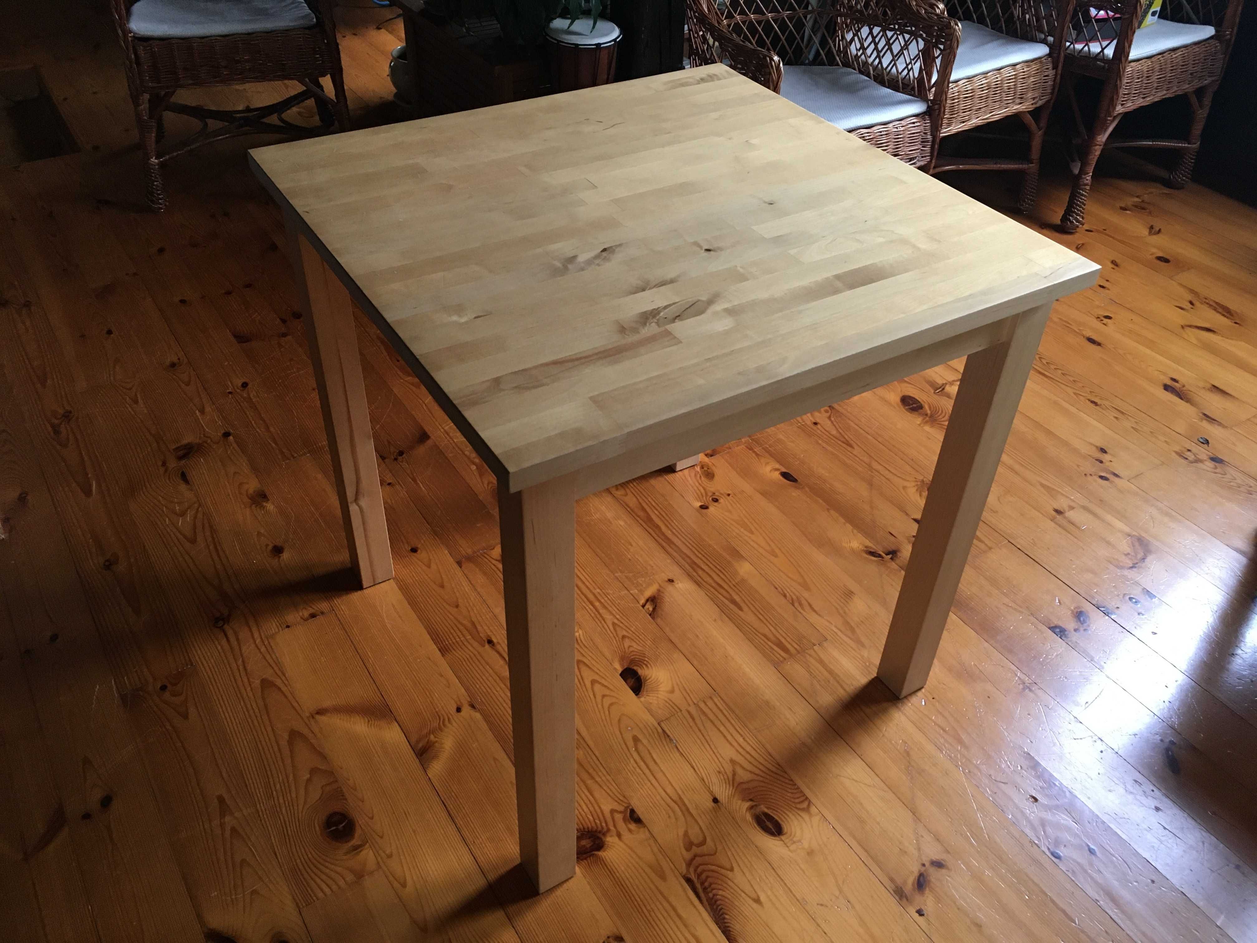 Drewniany stół IKEA