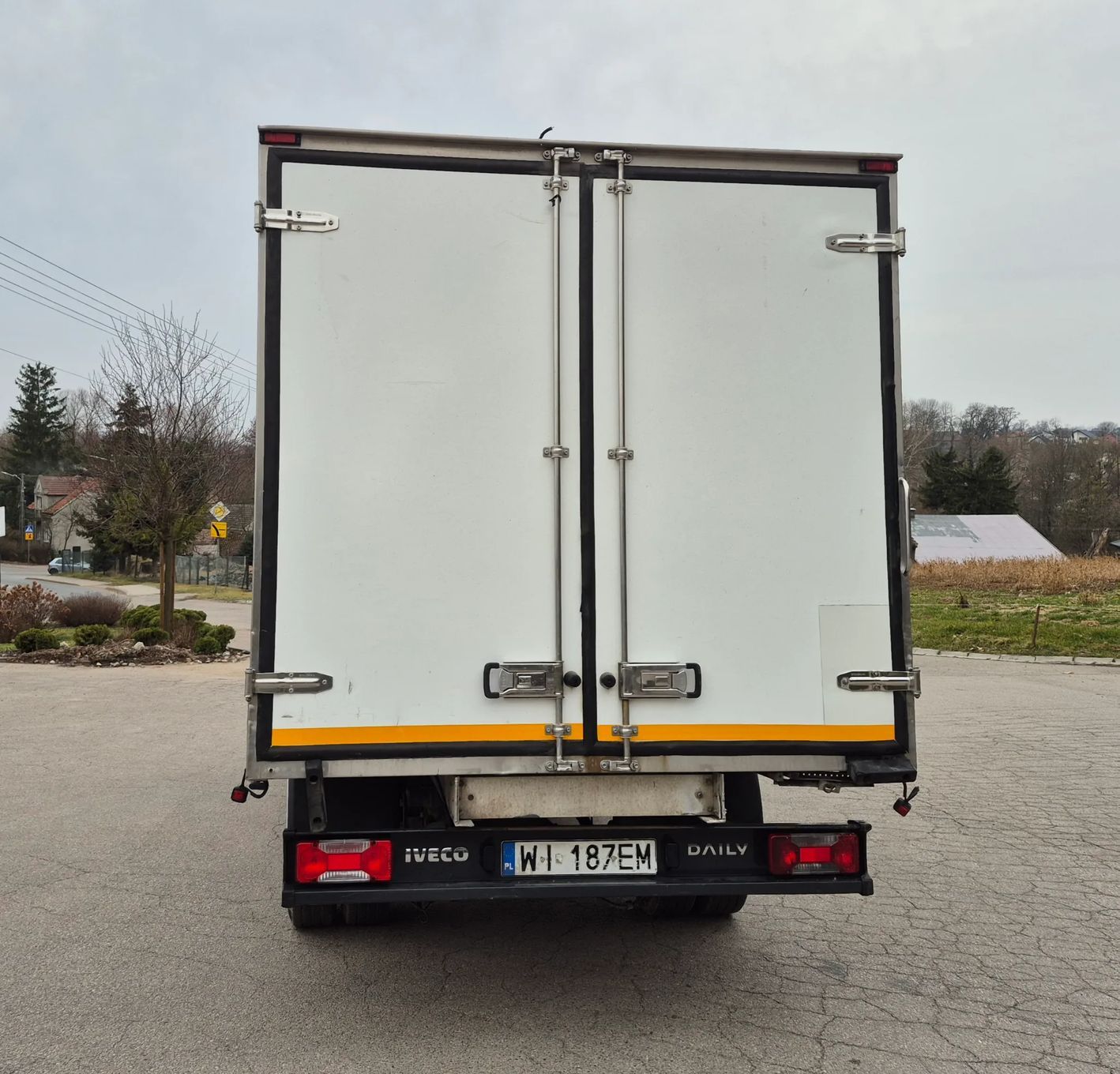 Iveco Daily 35c15  Iveco Daily 2.3 HPI 150 KM – Chłodnia / Możliwość Gołej Ramy / Serwiso