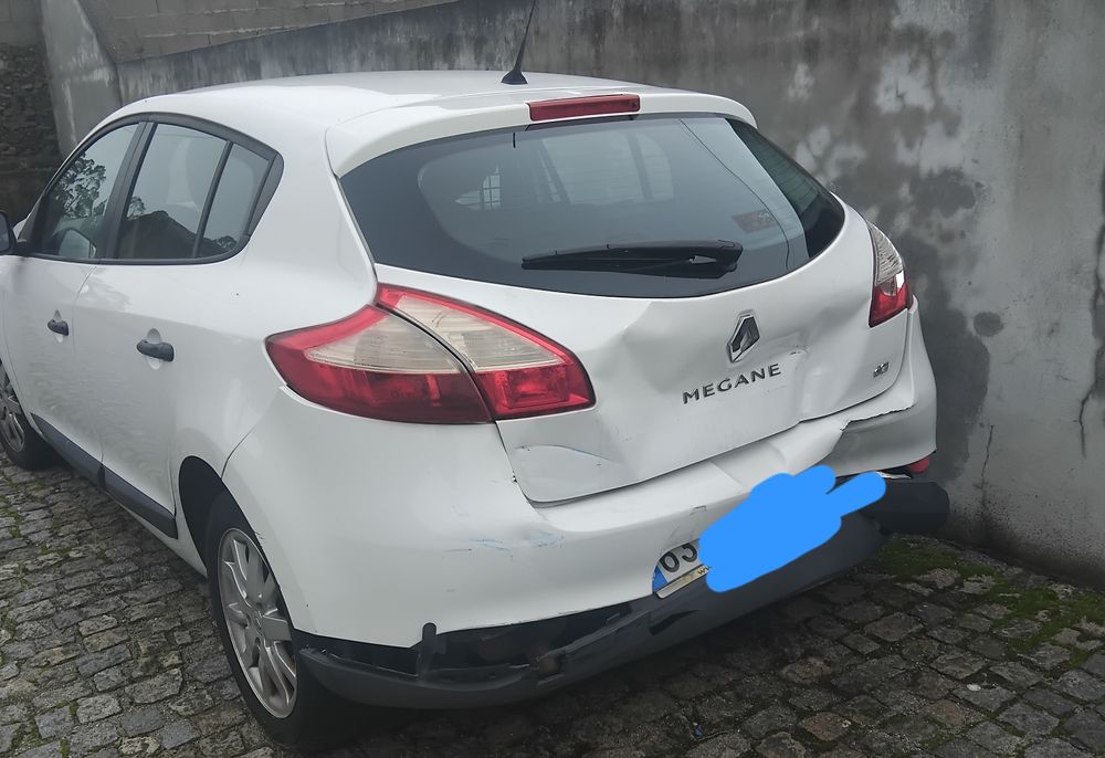 vendo Renault megane 3 comercial acidentado salvado