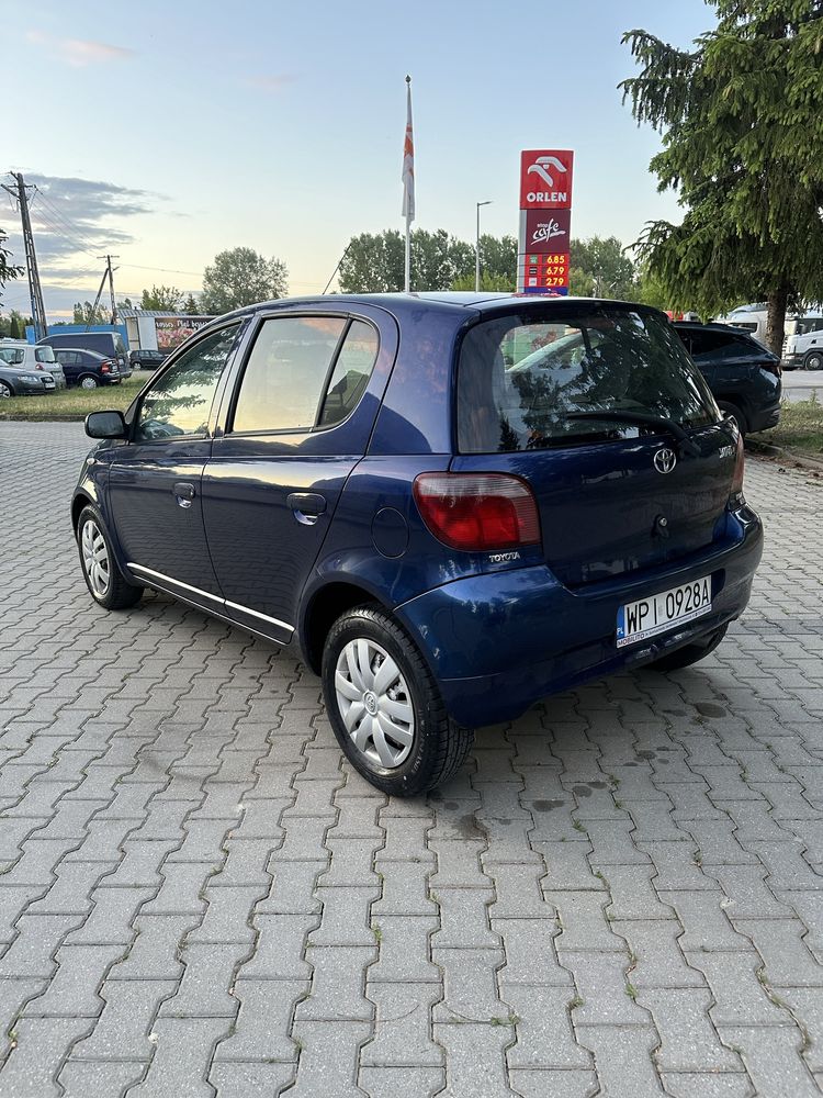 Toyota Yaris 1.3 benzyna KLIMA 4/5 drzwi Ładna