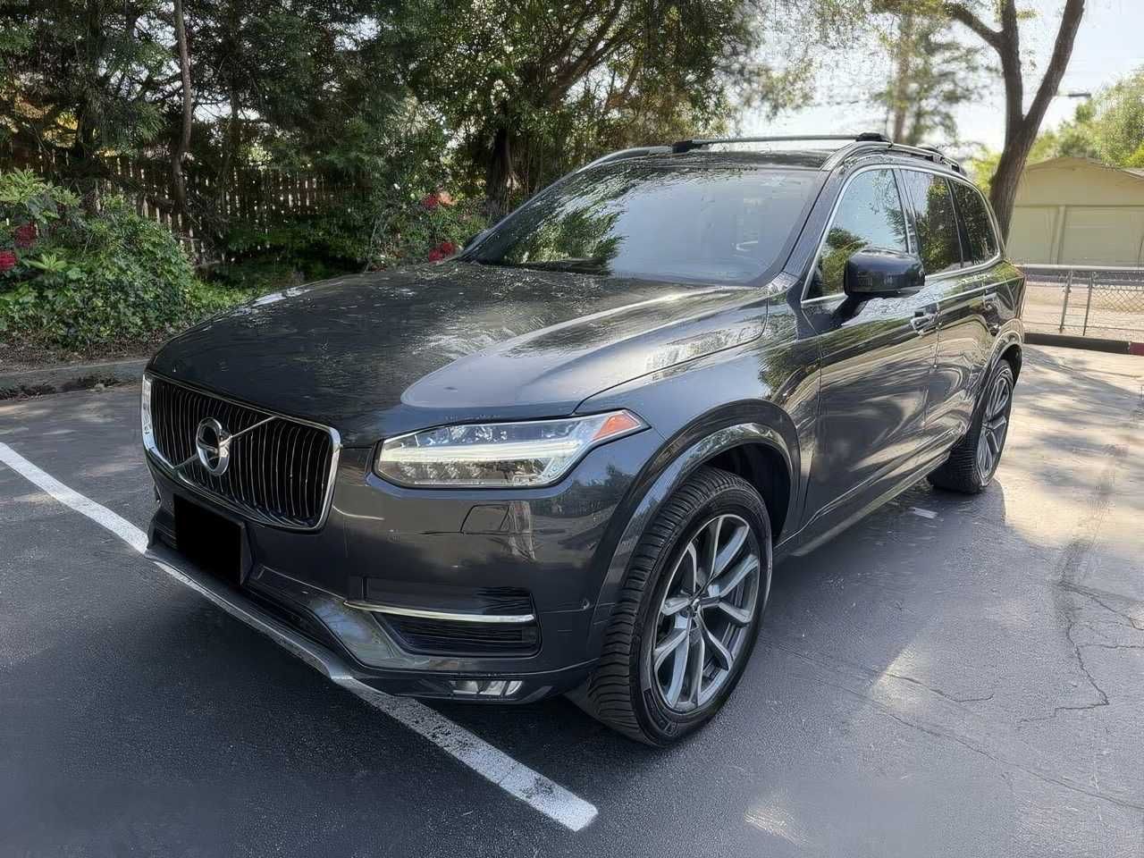 2017 Volvo XC90 T6 Momentum