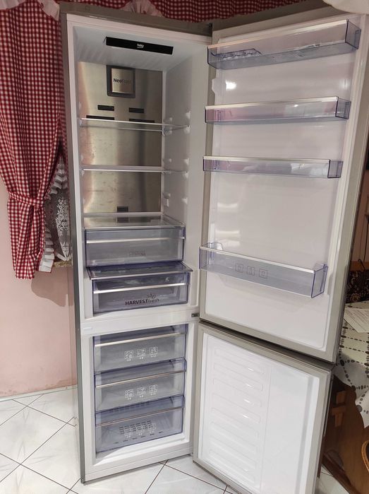 LODÓWKA ZAMRAŻARKA BEKO 200 cm uszkodzona w całości lub na części