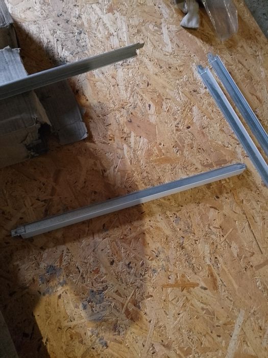 Продам крепеж подвесного потолка новое,