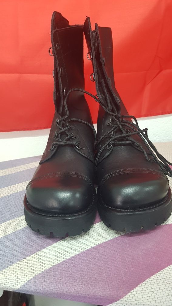 Botas militares AT 38/39 NOVAS