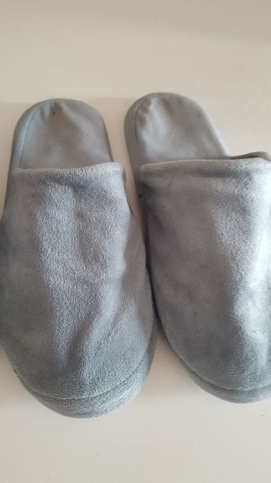 2 chinelos tamanho 40