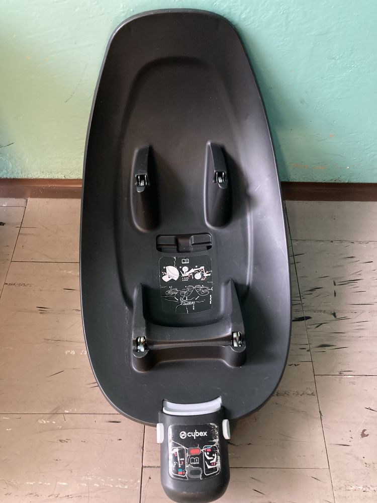 Fotelik Cybex Sirona M2 + Baza M