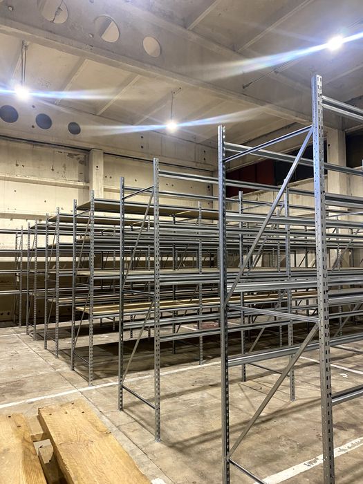 Regały magazynowe do sklepu internetowego firmy PROVOST pod wymiar