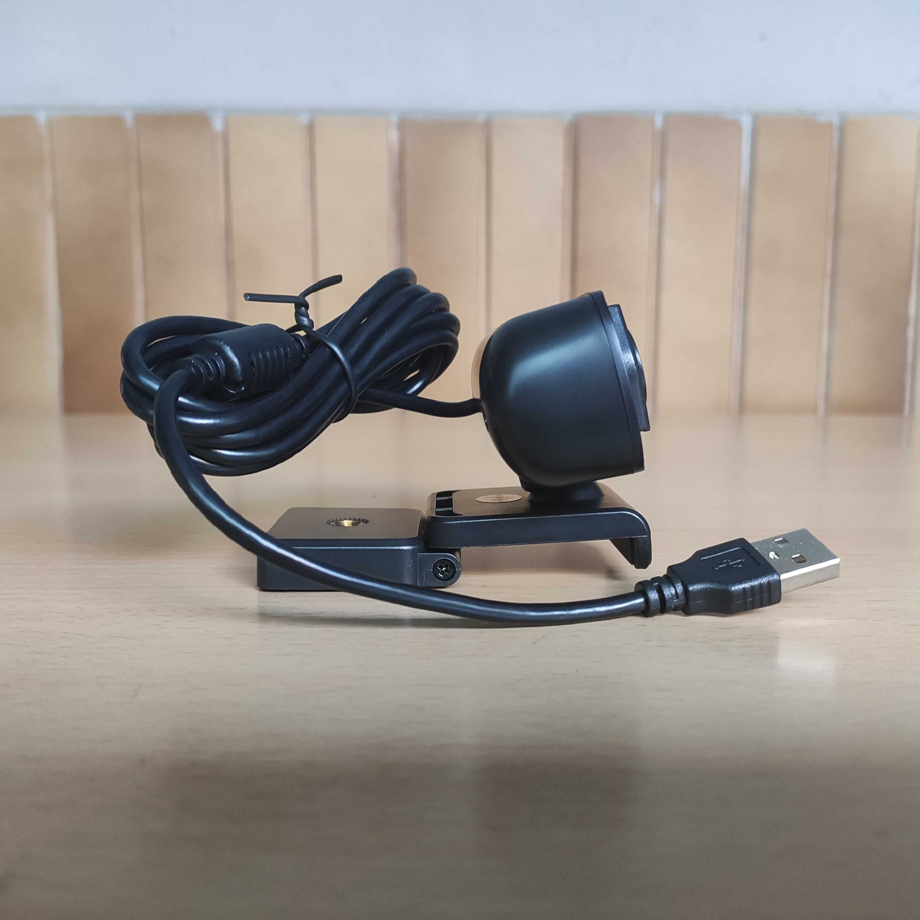 Webcam 1080p Micro Incorporado e Proteção de Privacidade