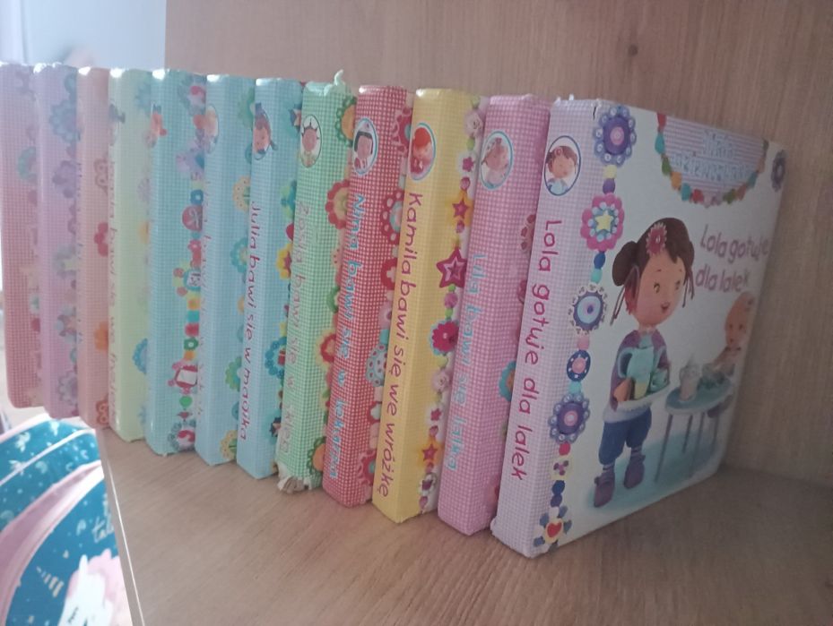 Zestaw książek mała dziewczynka
