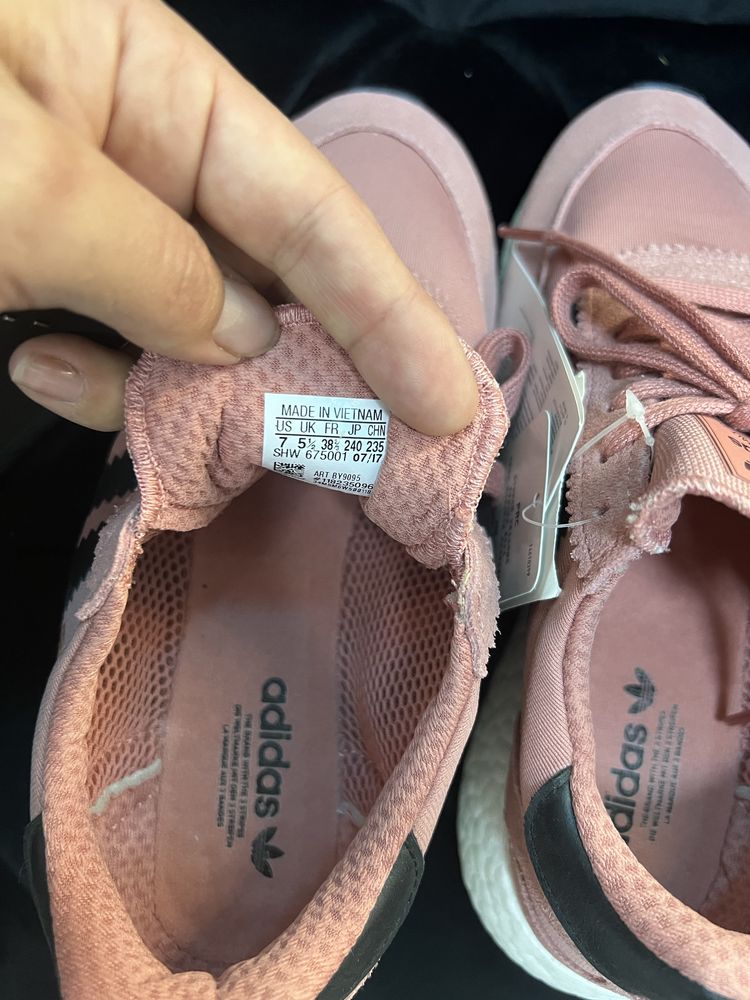 Кросівки Adidas Iniki RUNNER рожеві жіночі  BY9095