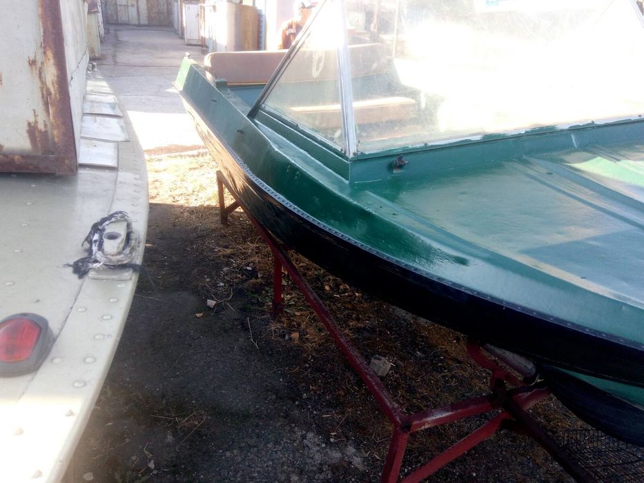 Продам лодку крым