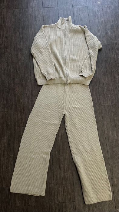 Костюм бежевый вязаный трикотажный вискоза теплый зипка штаны