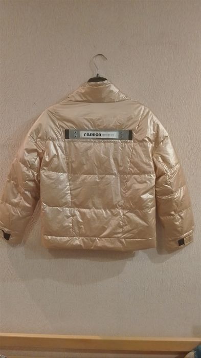 Жіноча зимова куртка, рожеве золото, нова