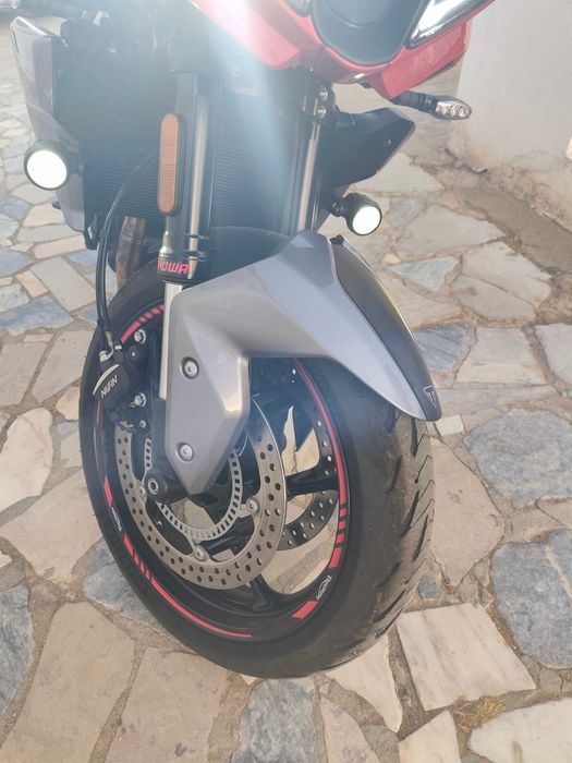 Triumph Tiger Sport 660 como nova vários extras com todo material orig