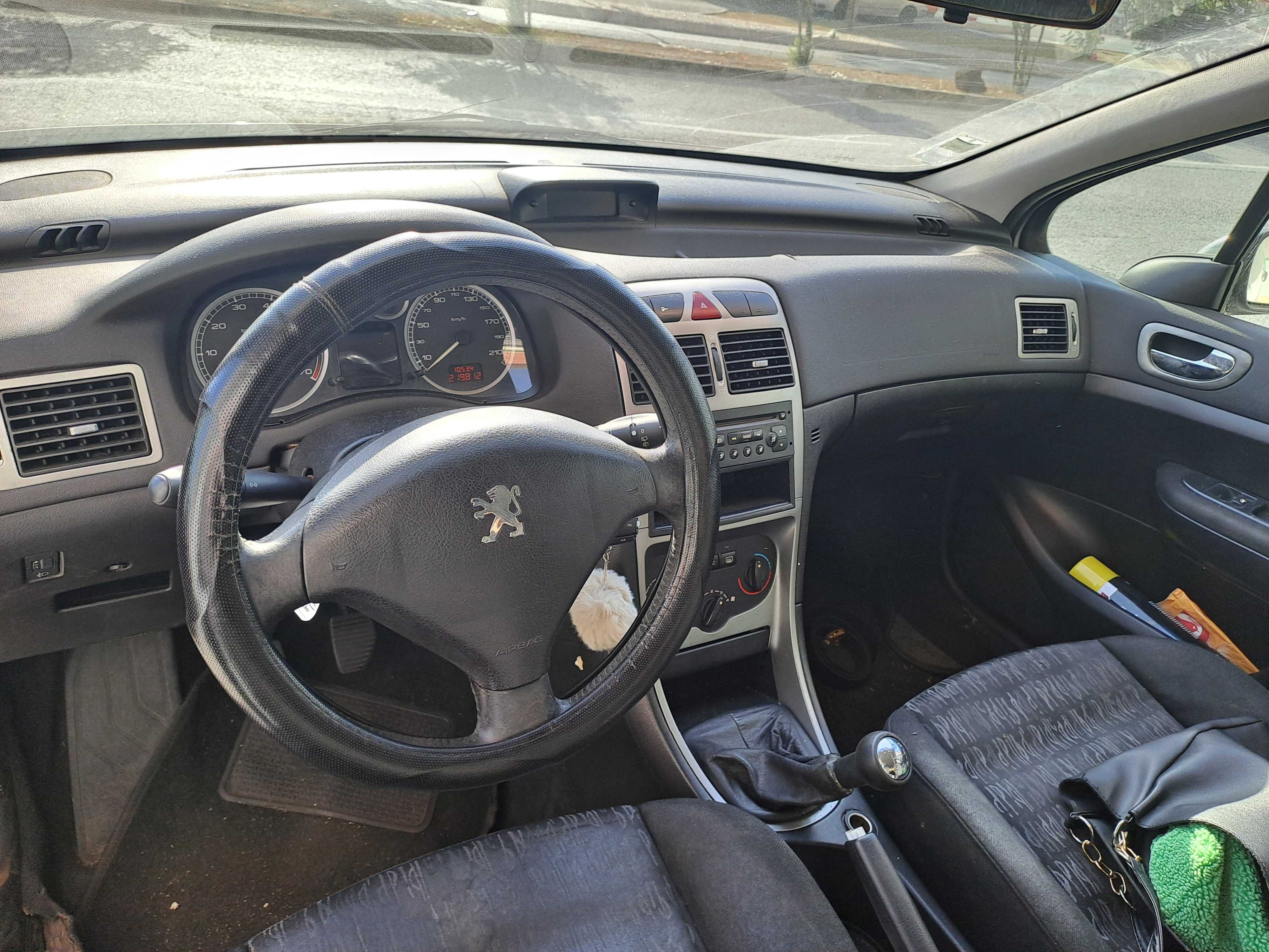Peugeot 307 1.6 em bom estado geral