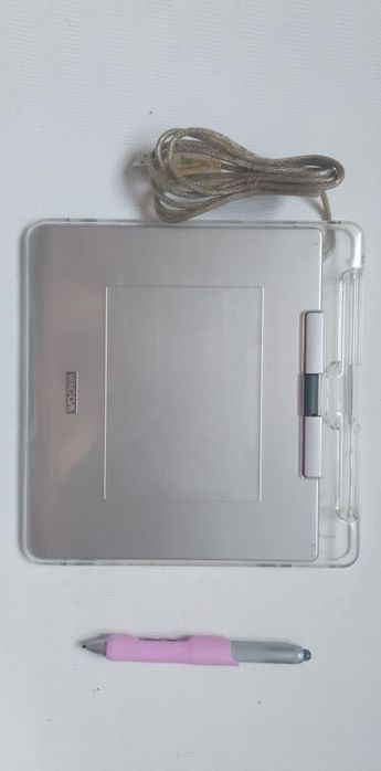 Графічний планшет Wacom CTE-440/S