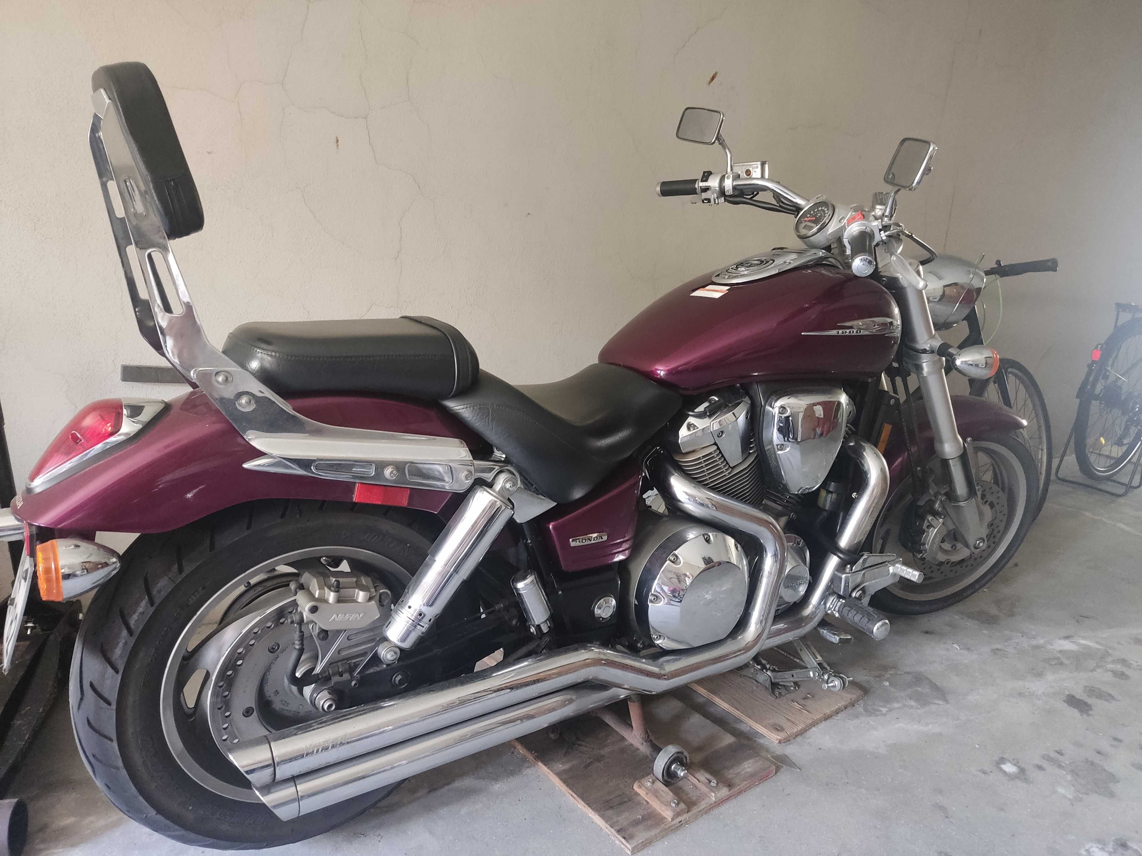 Honda VTX 1800 impecável