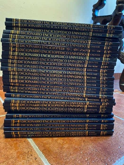 Coleção Dicionário Enciclopédico Universo