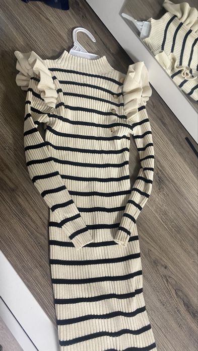 Плаття в рубчик сукня нарядна на дівчінку