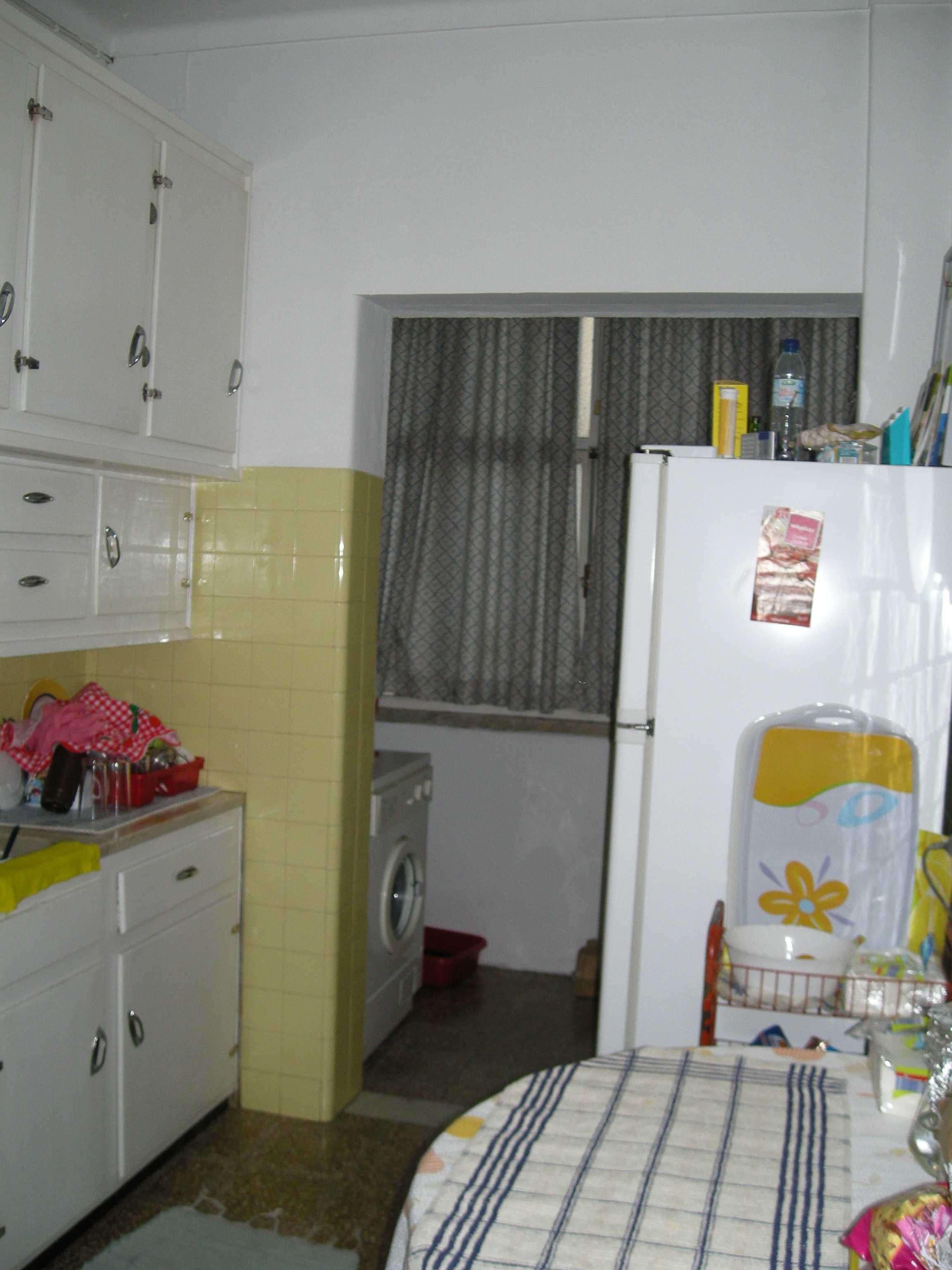 Arrenda-se quarto em Algés