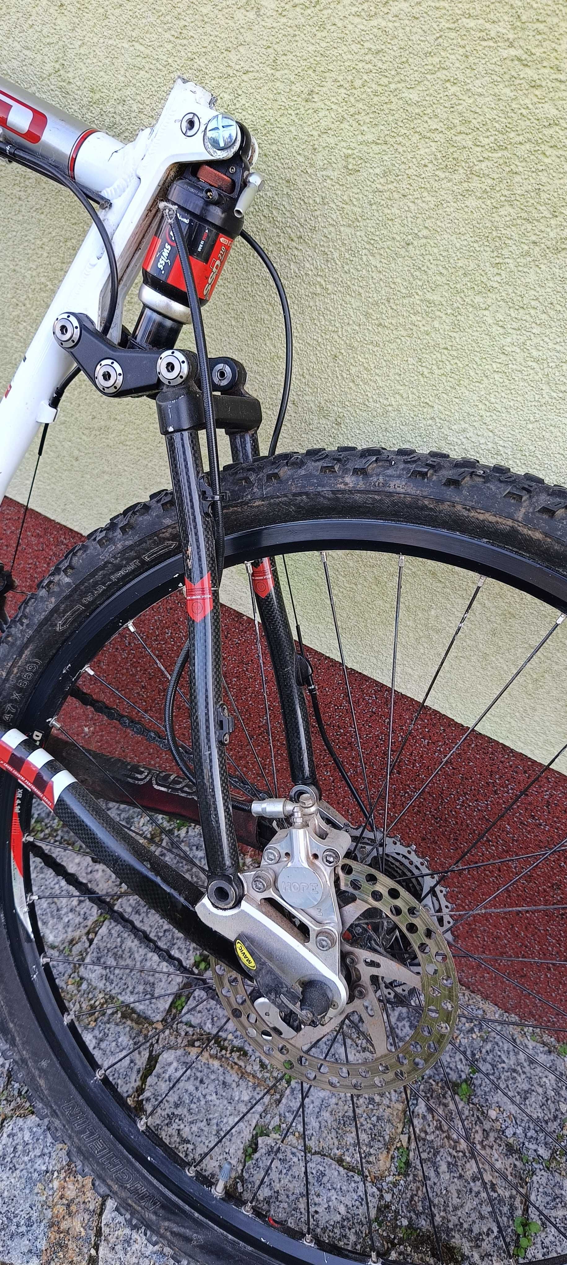 Rotwild carbon, Fox, DT Swiss 240s, HOPE, Sram X0, Race Face -dawca