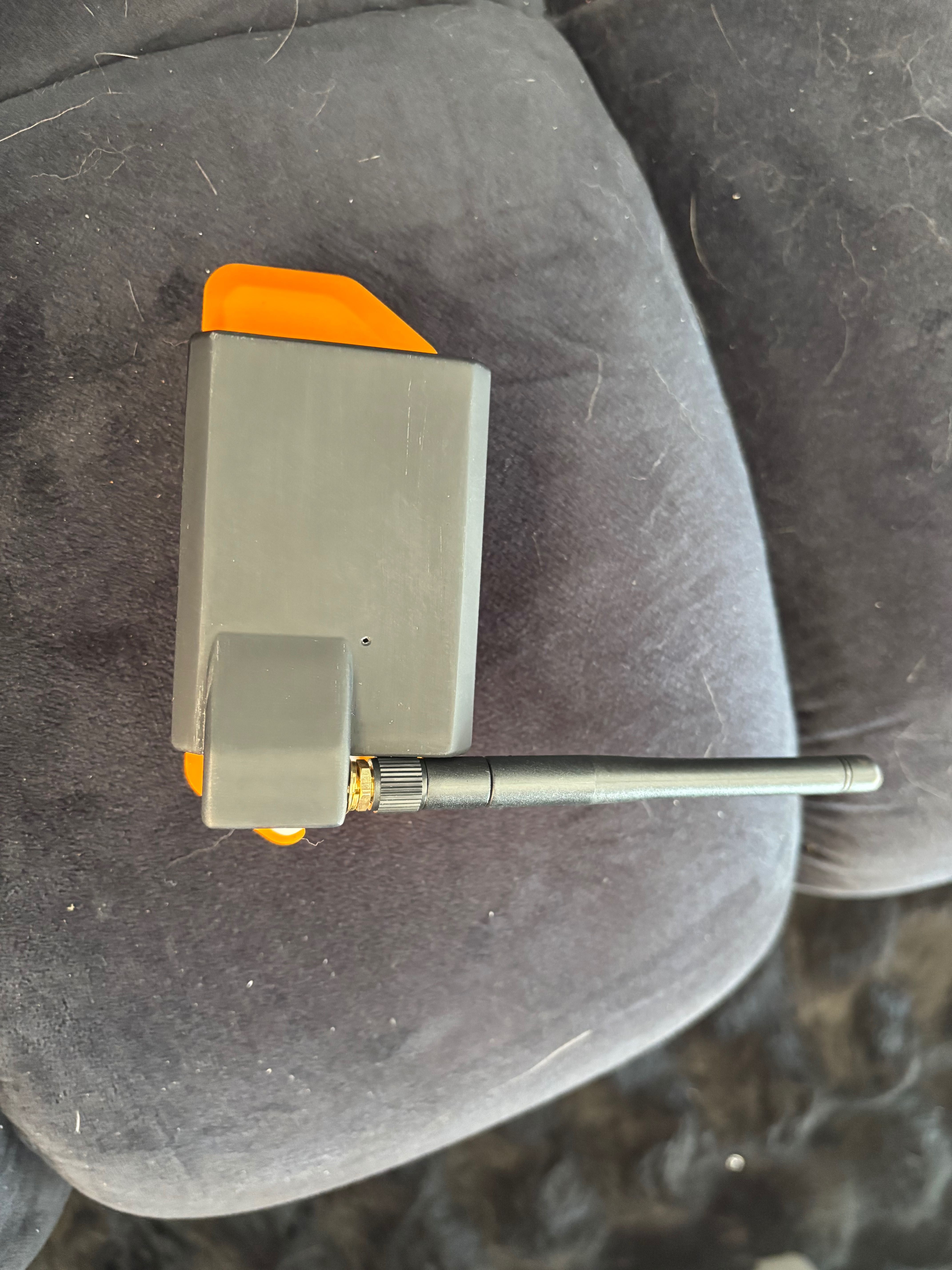 Flipper Zero z modułem WiFi oraz licznik Geiger’a