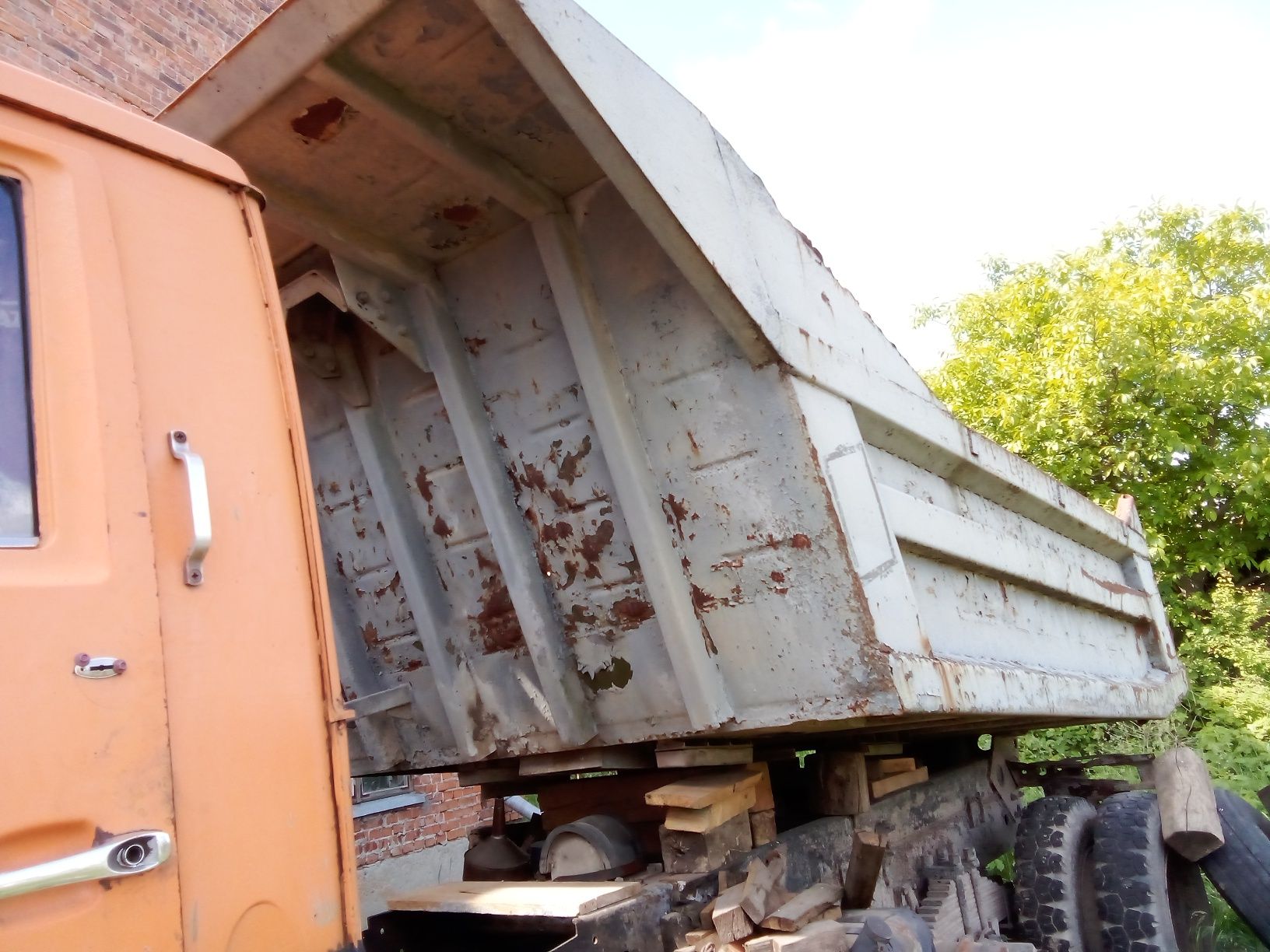 Продаю кузов КАМАЗ 5511,КРАЗ-256, підйомник ,підрамник.