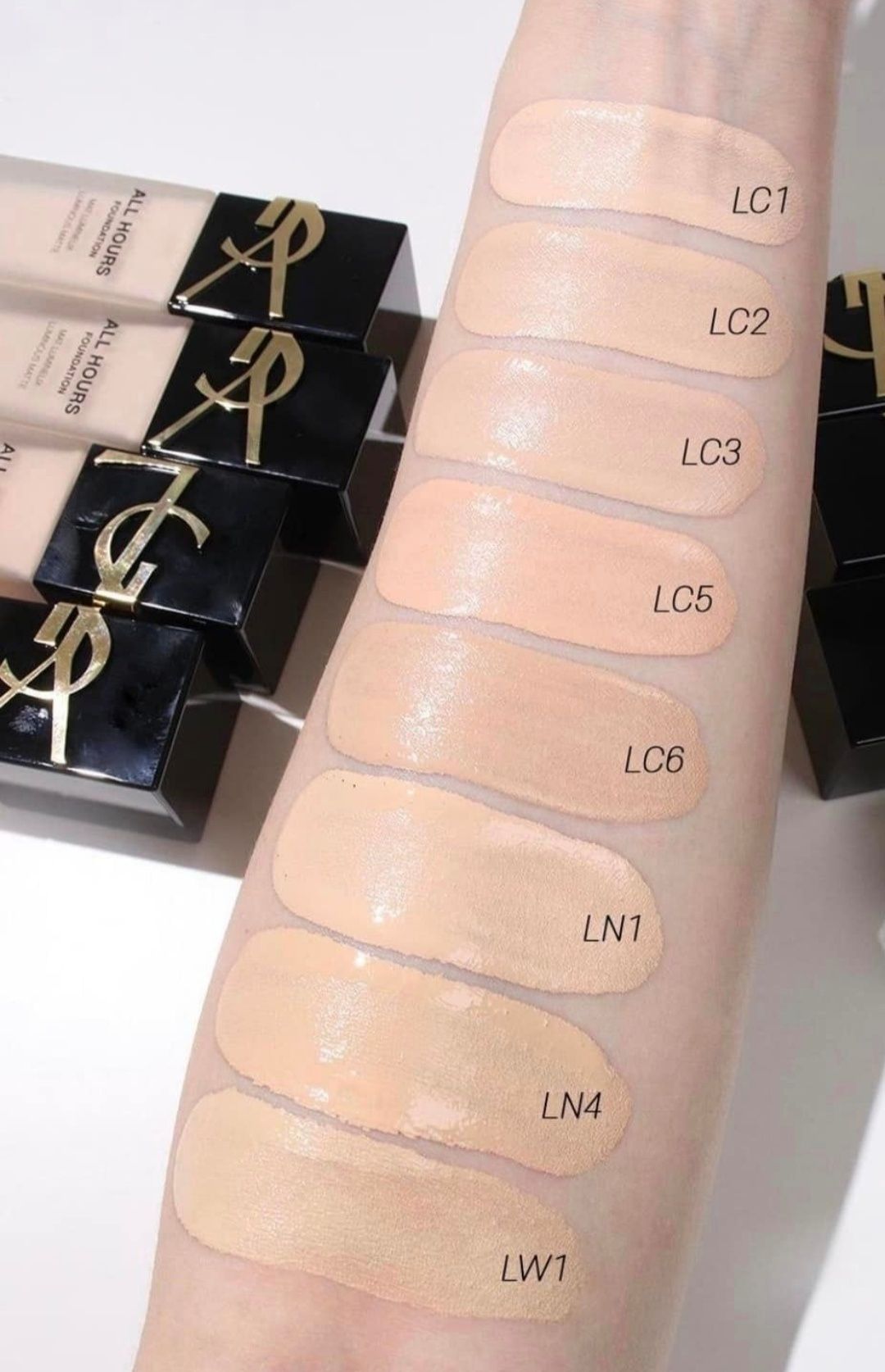 Yves Saint Laurent All Hours Foundation
Luminous Matte
Podkład do twar