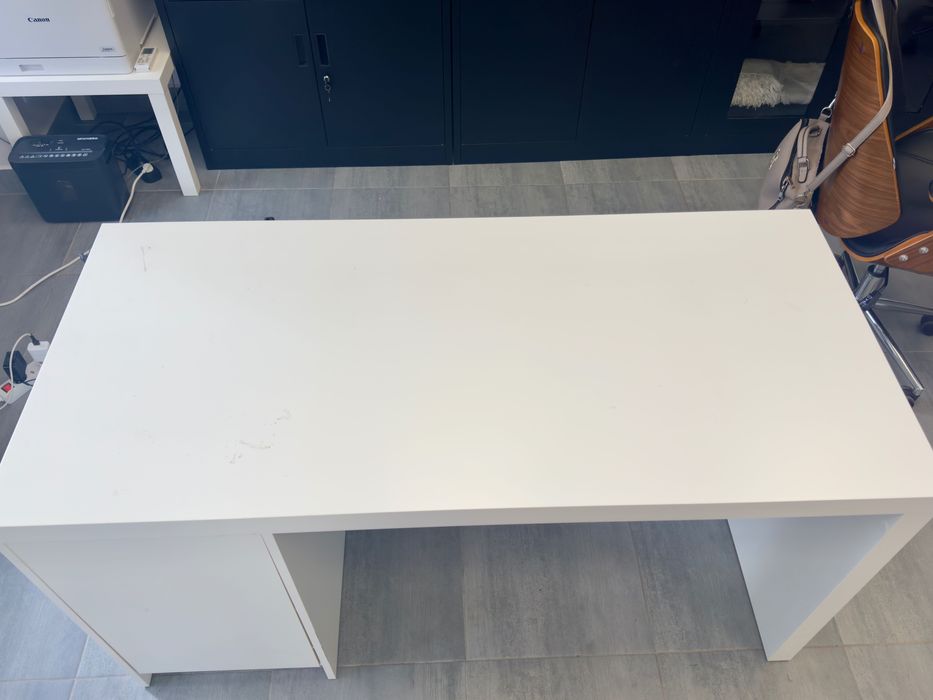 Biurko biale ikea