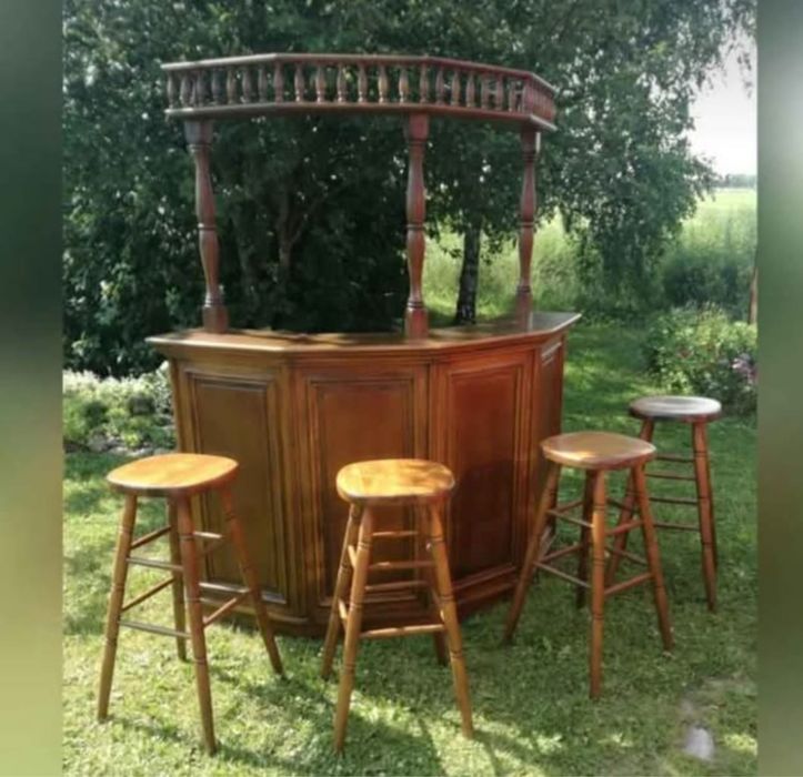 Drewniany bar z 4 stołkami – styl angielski, klasyczny,