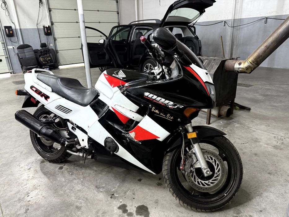 хонда 1000 CBR на ходу