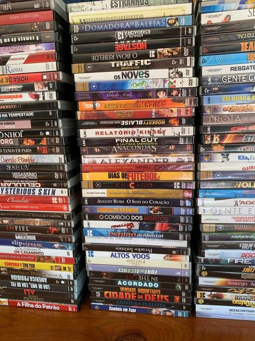 LOTE DVDs FAMOSOS NOVOS 147 2€ cada ou 50 cent Lote Inteiro