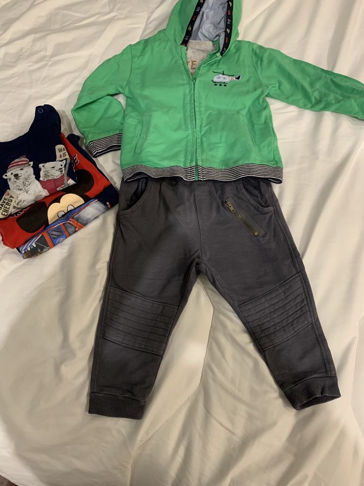 Conjunto de roupa desportiva 6 peças (12- 18 meses)