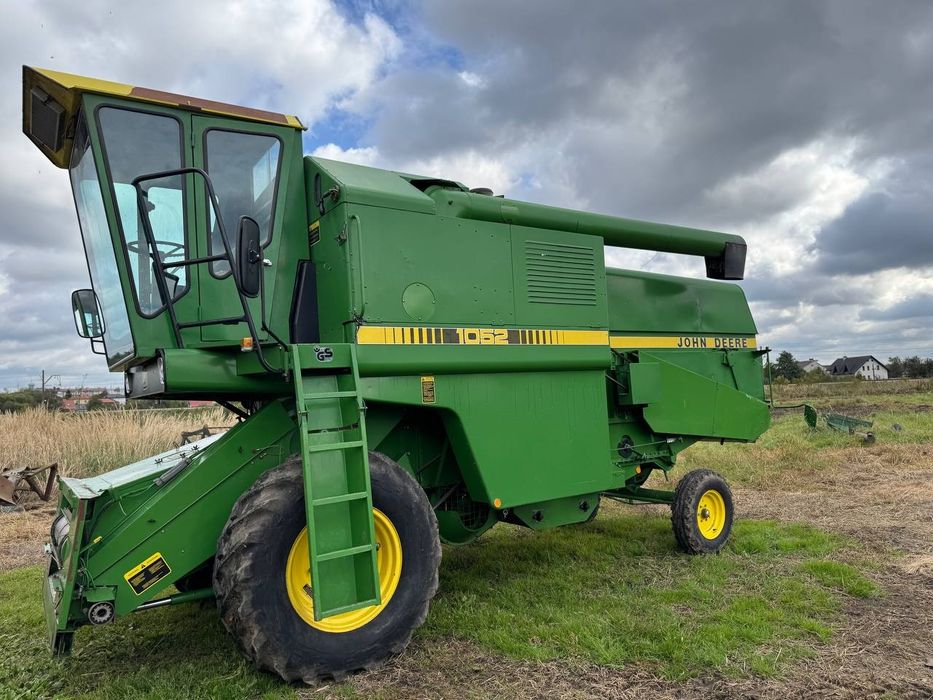 Комбайн свіжопригнаний John Deere 1052