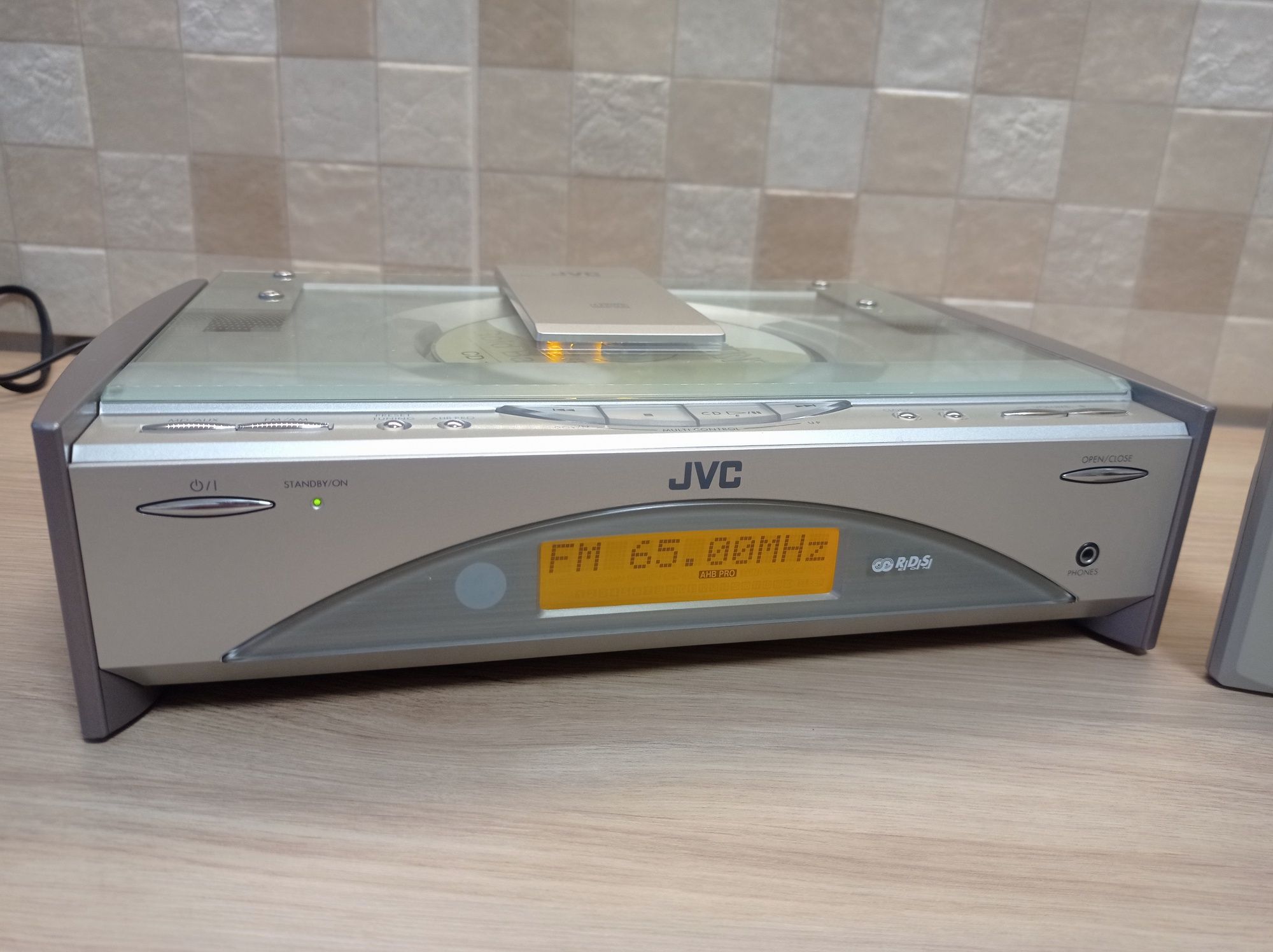 JVC FS-SD9R в идеальном состоянии. Пульт в комплекте.