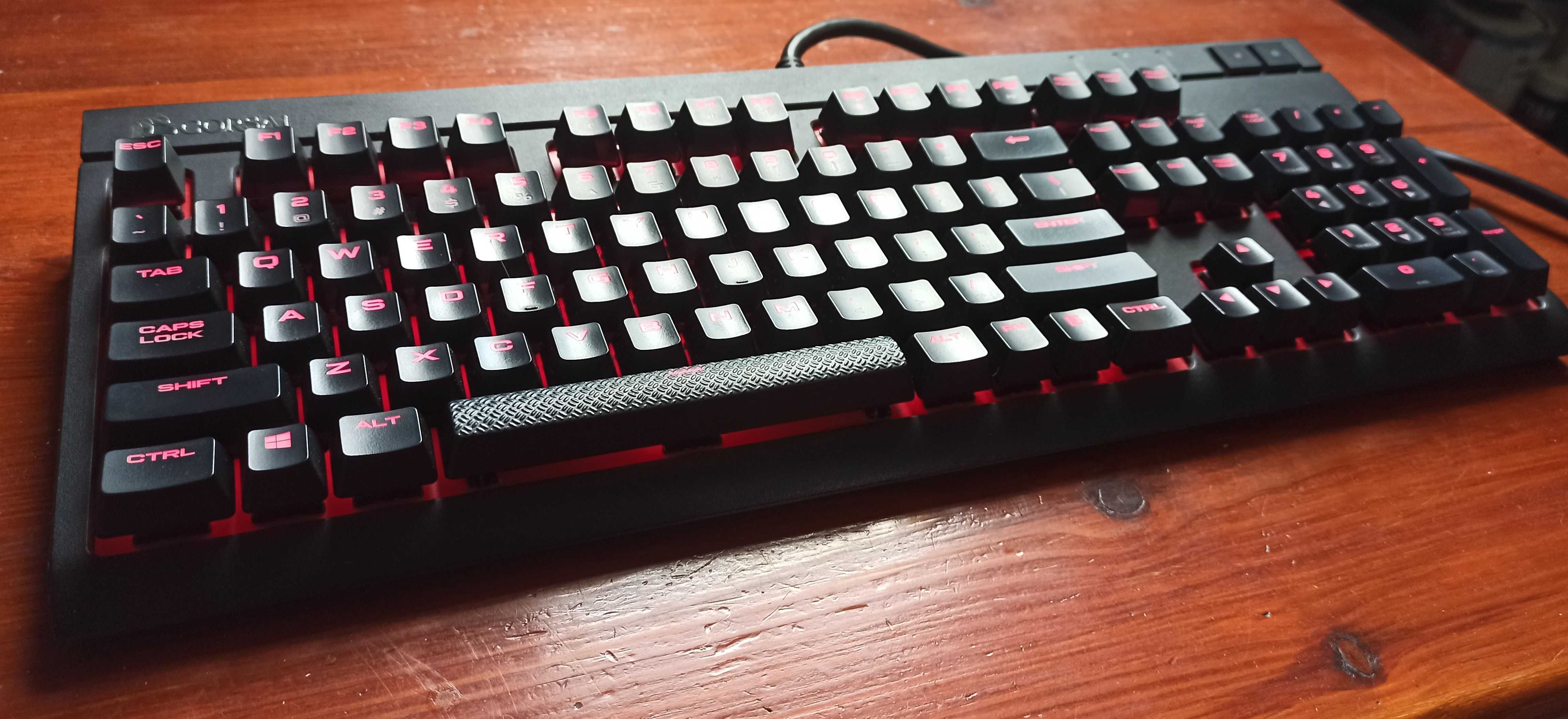 Corsair STRAFE (Cherry MX Silent, Red LED)