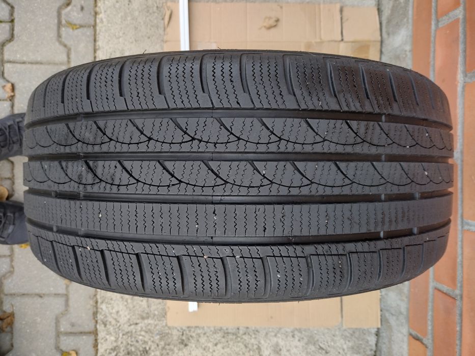 Opony zimowe ICE-PLUS 225 40 r18