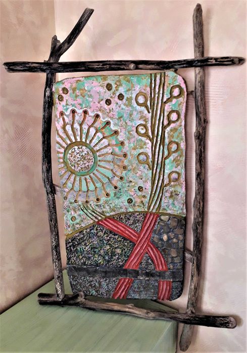 Настенное панно из прессованной массы папье-маше ручной работы